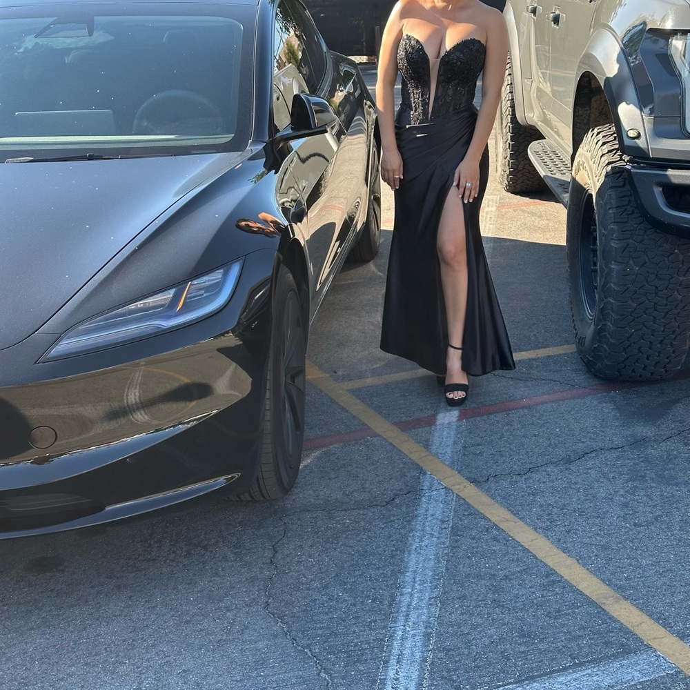 Elegant Black Lace Dress